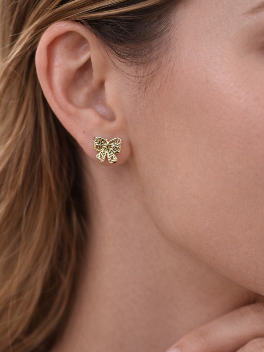 Chic Tiny Hollow Heart & Bow Stud Earrings in Gold - Picture 4 of 4
